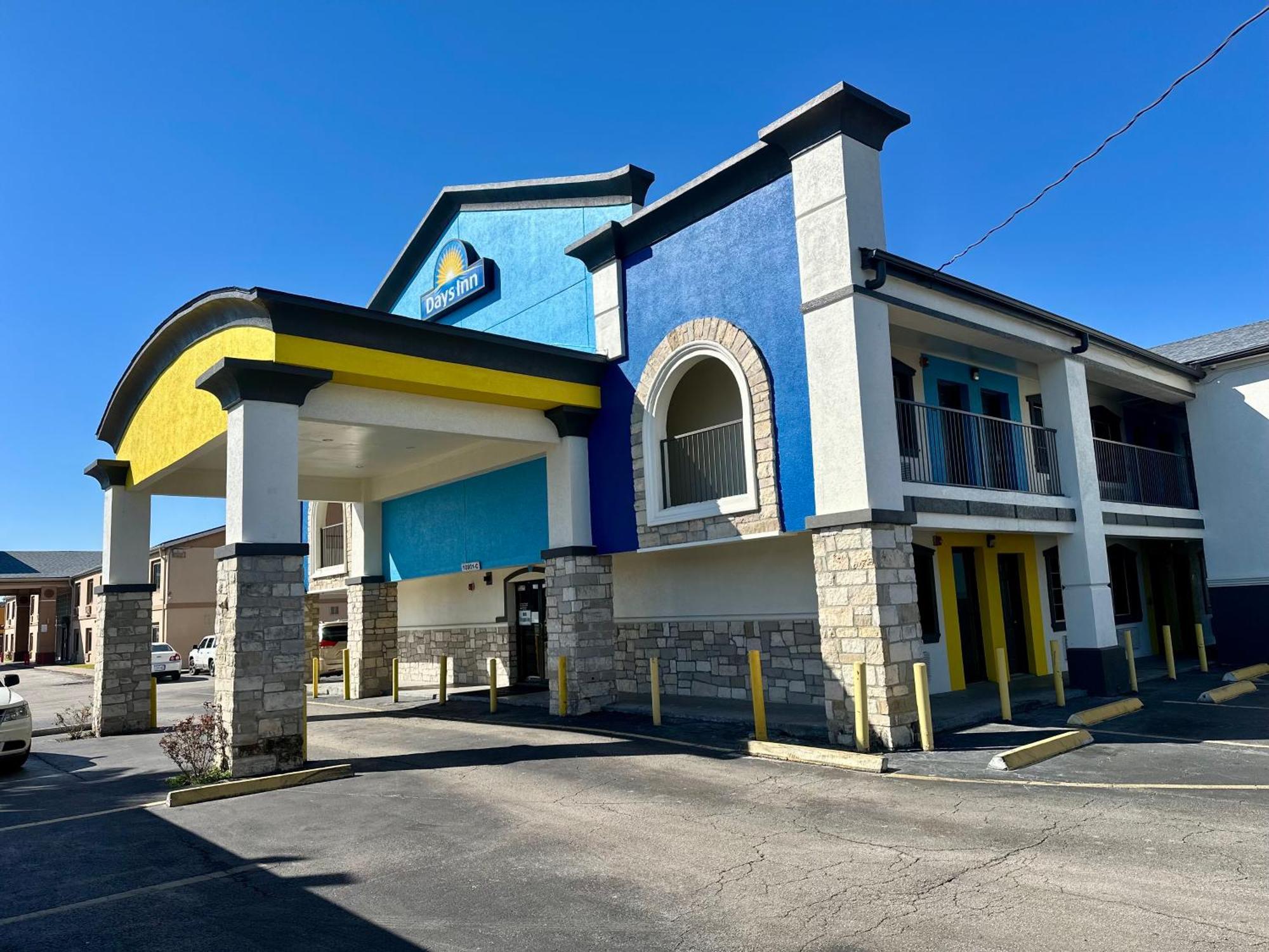 Days Inn By Wyndham Houston East Exterior foto
