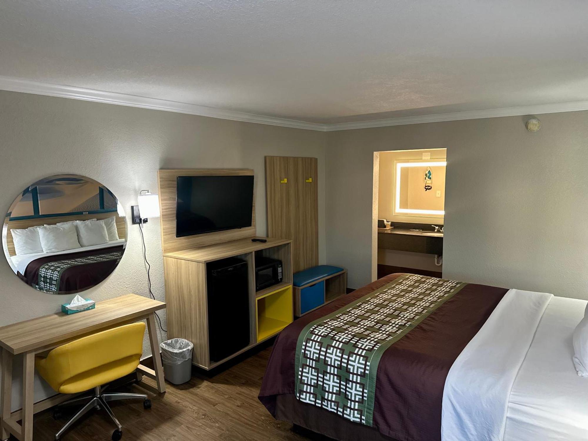 Days Inn By Wyndham Houston East Exterior foto