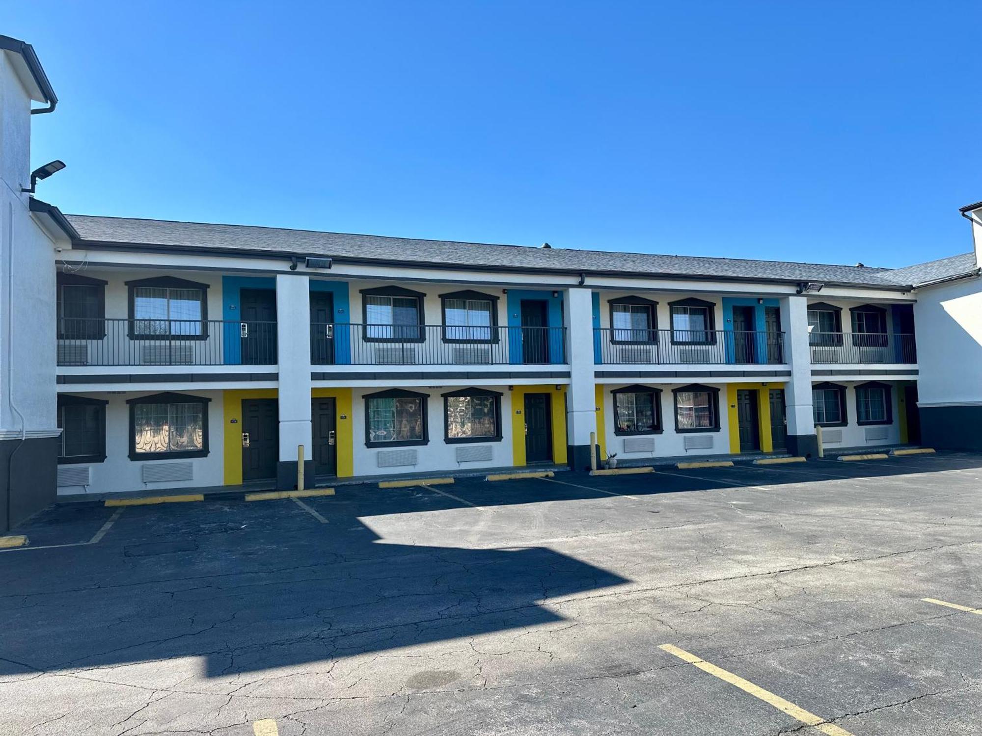 Days Inn By Wyndham Houston East Exterior foto