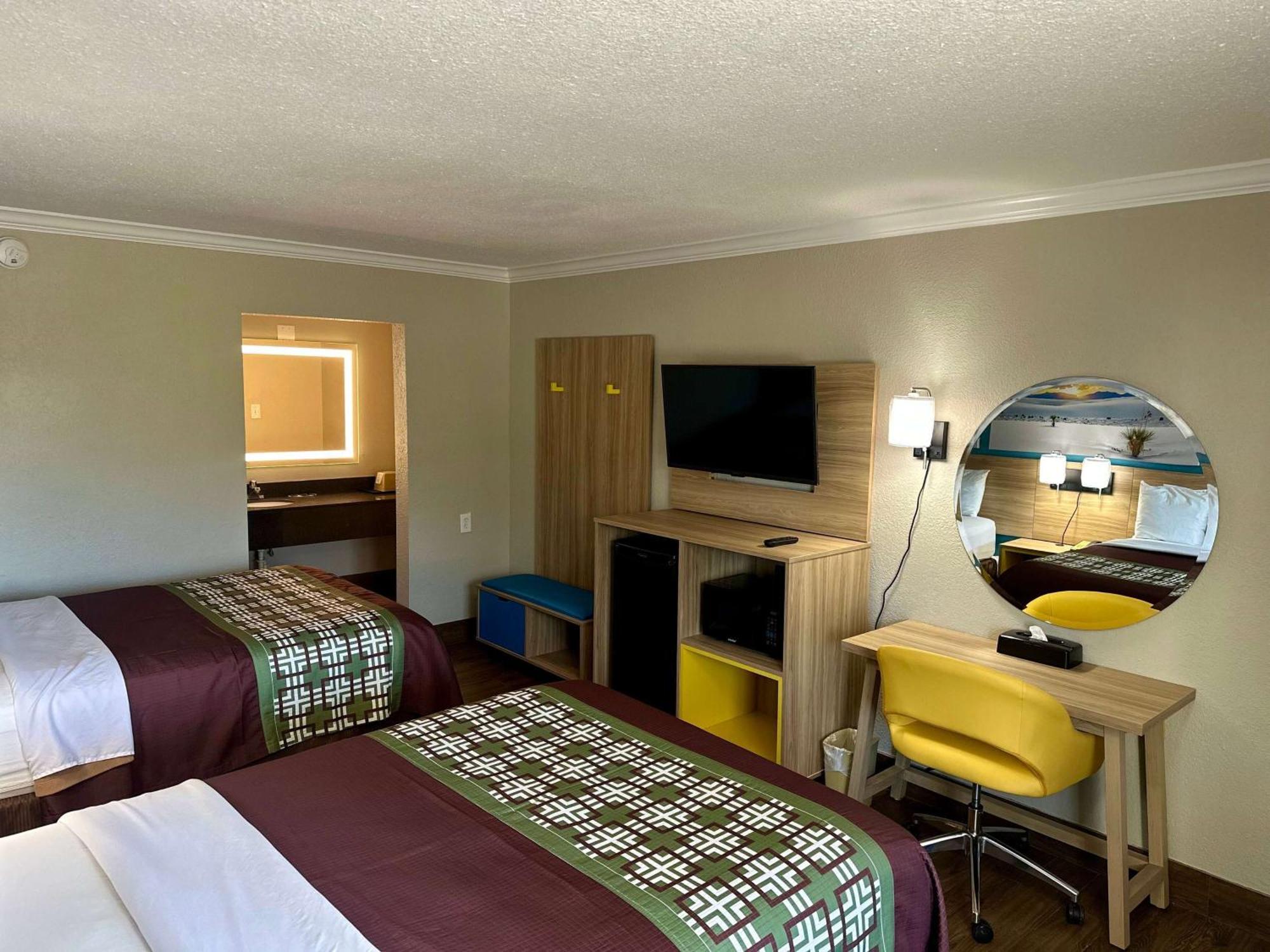 Days Inn By Wyndham Houston East Exterior foto