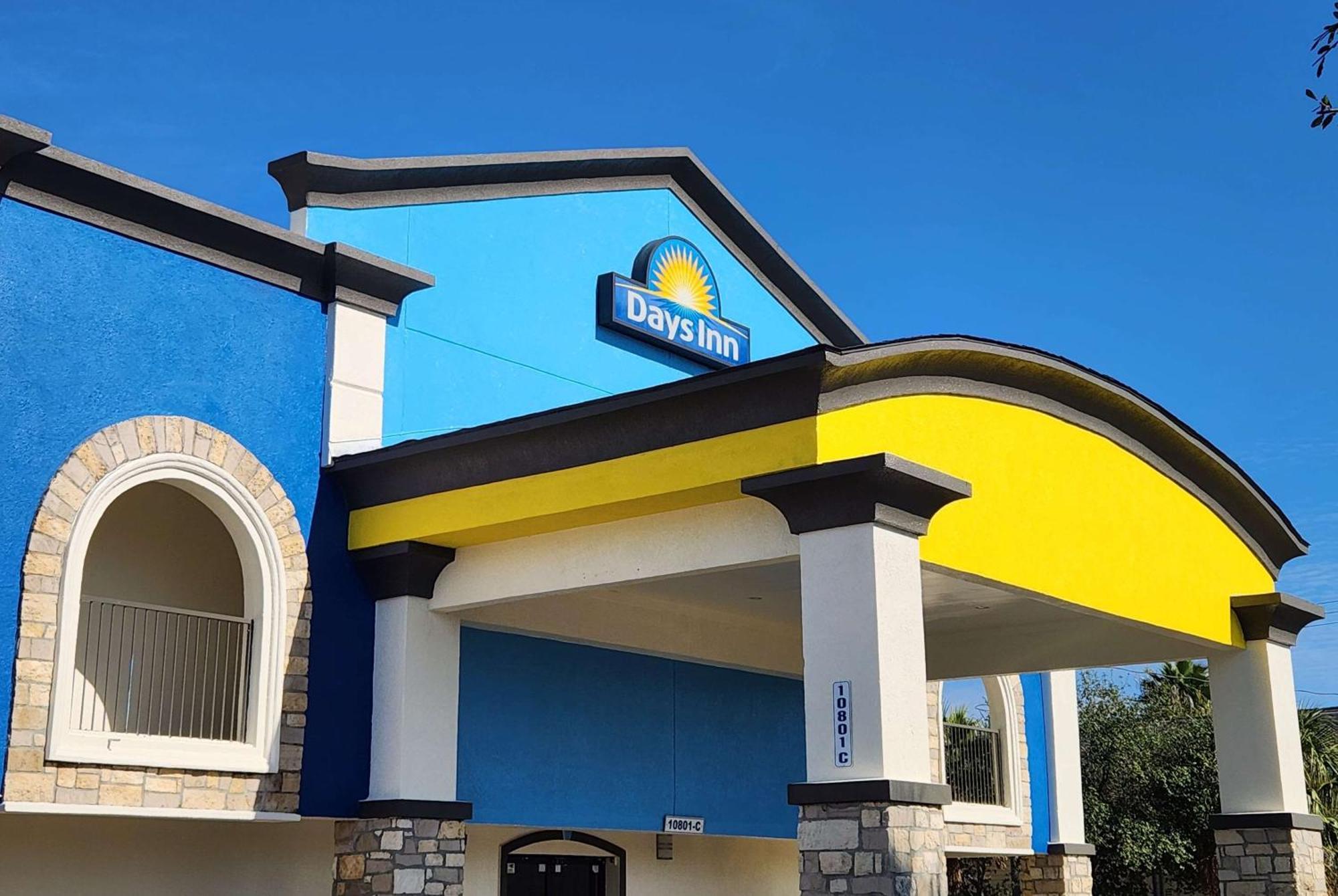 Days Inn By Wyndham Houston East Exterior foto